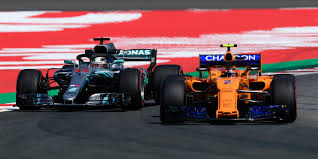 Lewis Hamilton azt szeretné, ha a pilóták választanák a pályákat