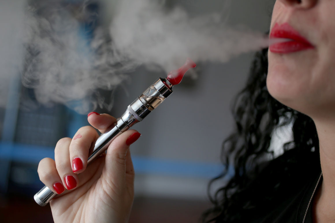 Szabályozni kell az elektronikus cigaretta használatát