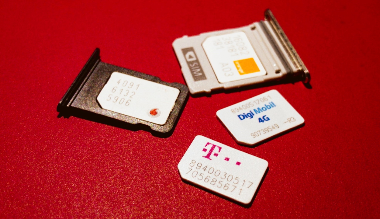 Januártól nem lehet névtelenül mobiltelefonos feltöltőkártyát venni