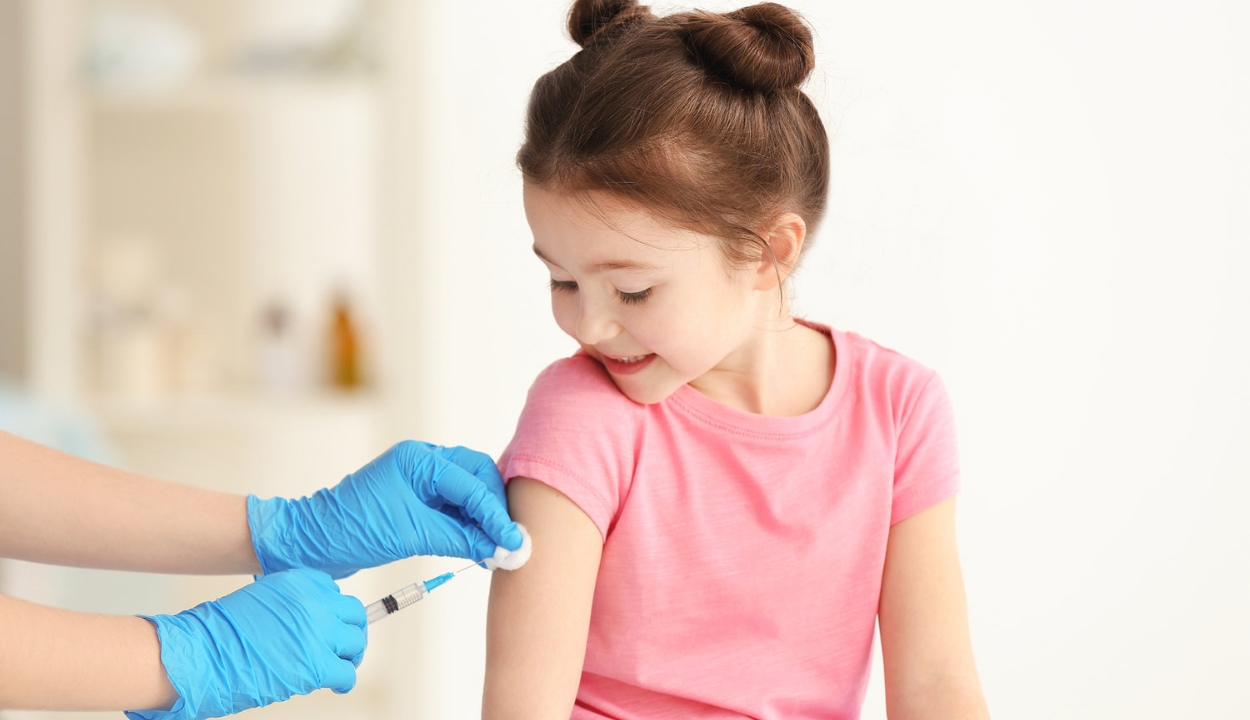 Tízezer adag influenza elleni oltást biztosít az egészségügyi minisztérium gyermekek számára