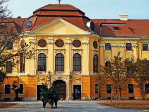 Visszanyerte régi pompáját a nagyváradi püspöki palota