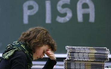 PISA-mérés: még több a funkcionális analfabéta fiatal Romániában