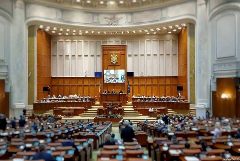 Megszavazta a parlament a gyermeknevelési pótlék megkétszerezését
