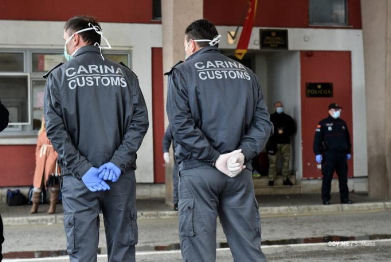 Június 15-ig a külföldről hazatérőknek továbbra is lakhelyi elkülönítésbe kell vonulniuk