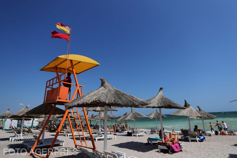 Nem kötelező a napozóágyak használata a strandokon