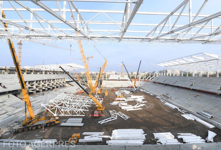 Keveset költ az állam beruházásokra, annak is tetemes részét stadionokra
