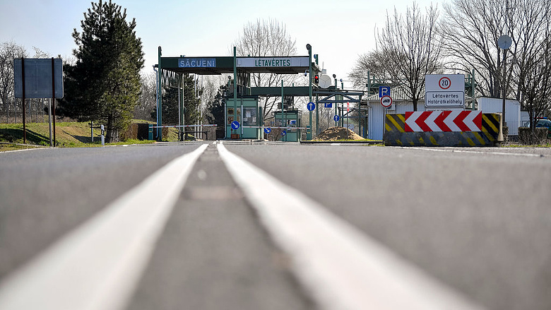 Beutazási korlátozásokat vezet be holnap nulla órától Magyarország