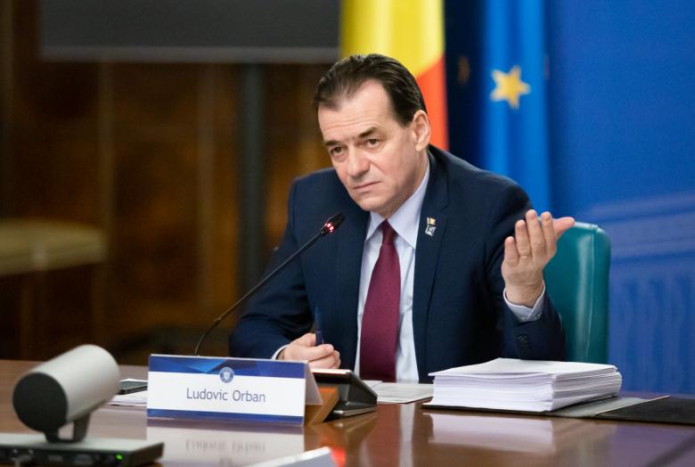 A kormány nem kötelezheti az embereket arra, hogy otthon is viseljenek maszkot - nyilatkozta a miniszterelnök