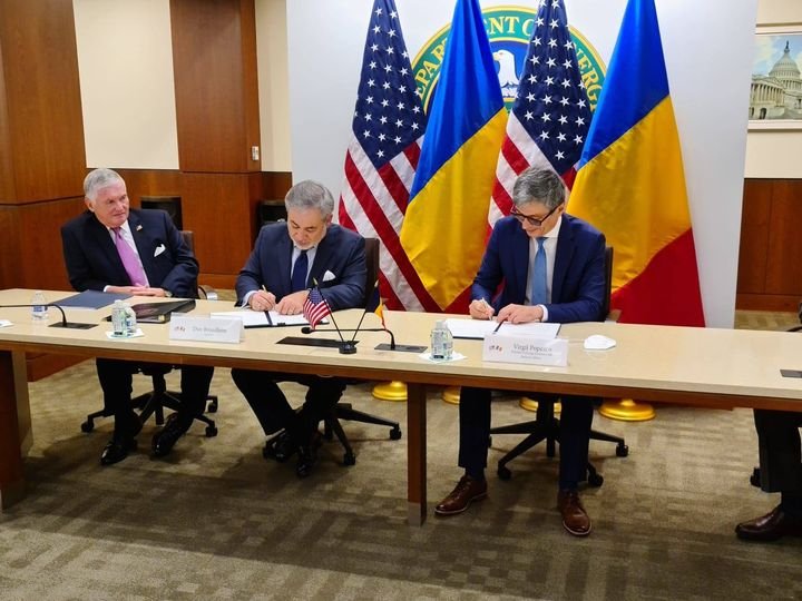 Atomerőművet, autópályát, vasútvonalat terveznek építeni az amerikaiak Romániában