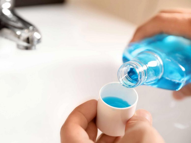 Kutatók szerint egyes szájvizek is alkalmasak lehetnek a koronavírus hatástalanítására