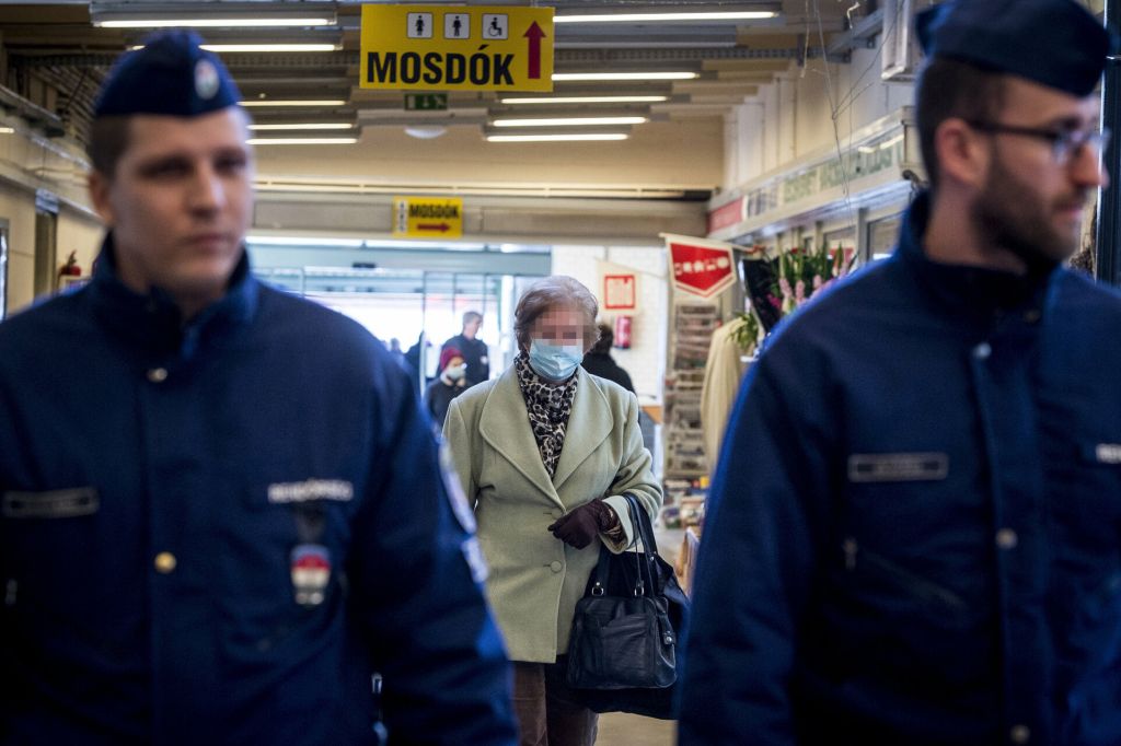 Tegnaptól érvénybe lépett Magyarországon a rendkívüli jogrend