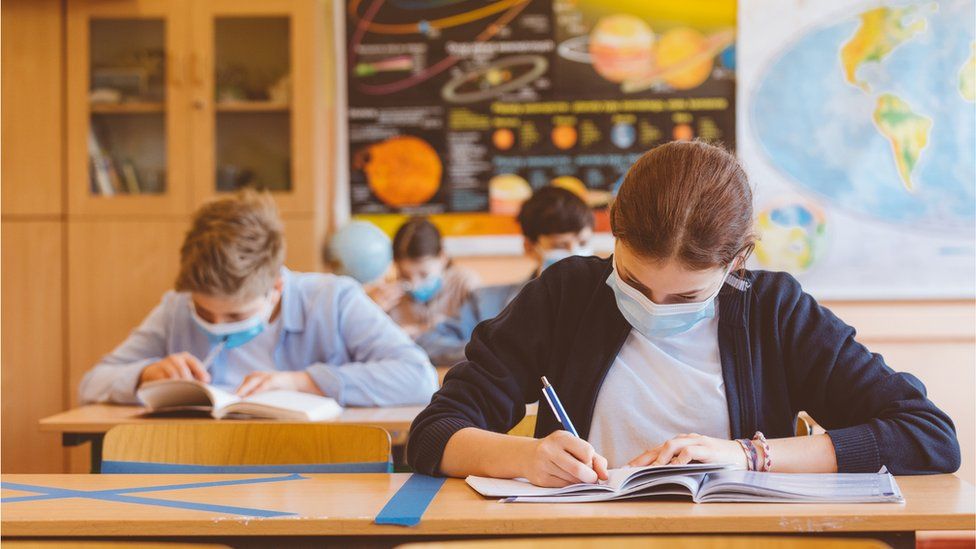 Bevezetné a szombati oktatást a második félévtől a tanügyminiszter