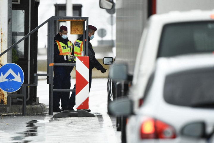 Magyarország szigorít az utazási szabályokon