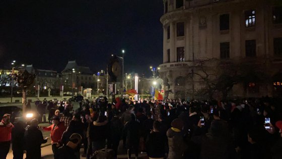 Az ország 24 településén tüntettek a hétvégén a koronavírus-járvány terjedését fékezni hivatott intézkedések ellen