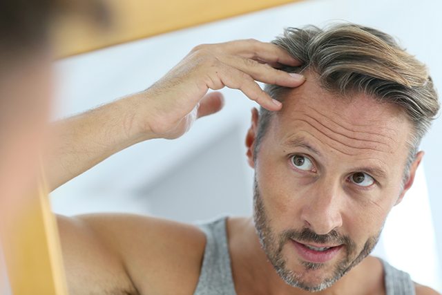 A stresszhormonok gátolhatják a haj növekedését