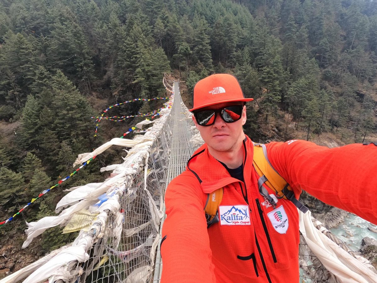Megérkezett Varga Csaba nagyváradi hegymászó a Mount Everest alaptáborába