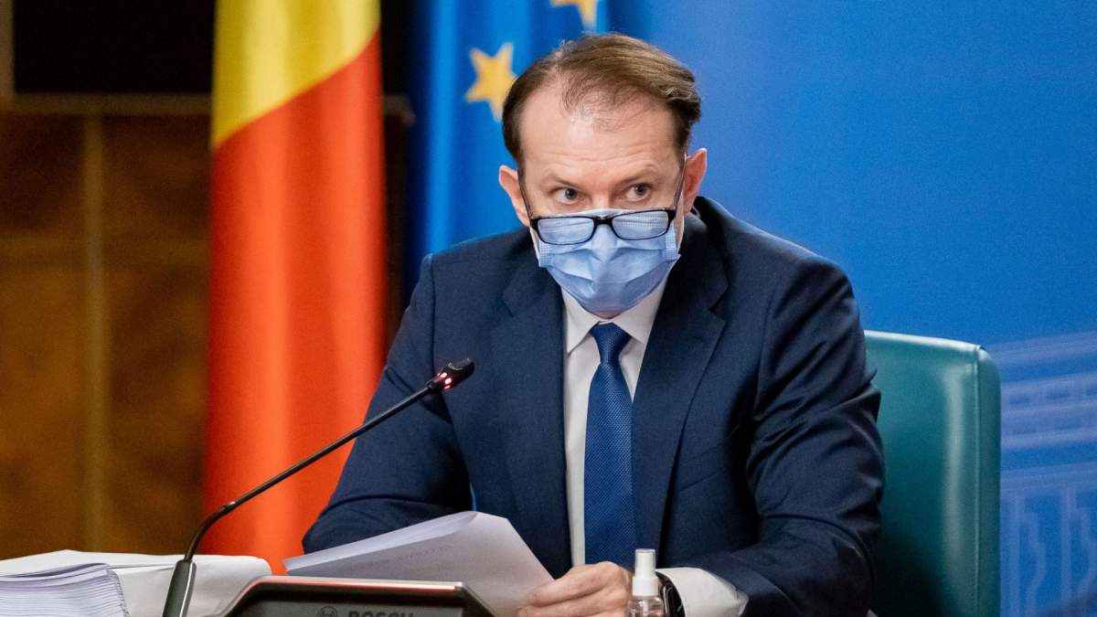 Júniustól teljes kapacitással működhetnek az éttermek és hotelek, de csak beoltottak részére