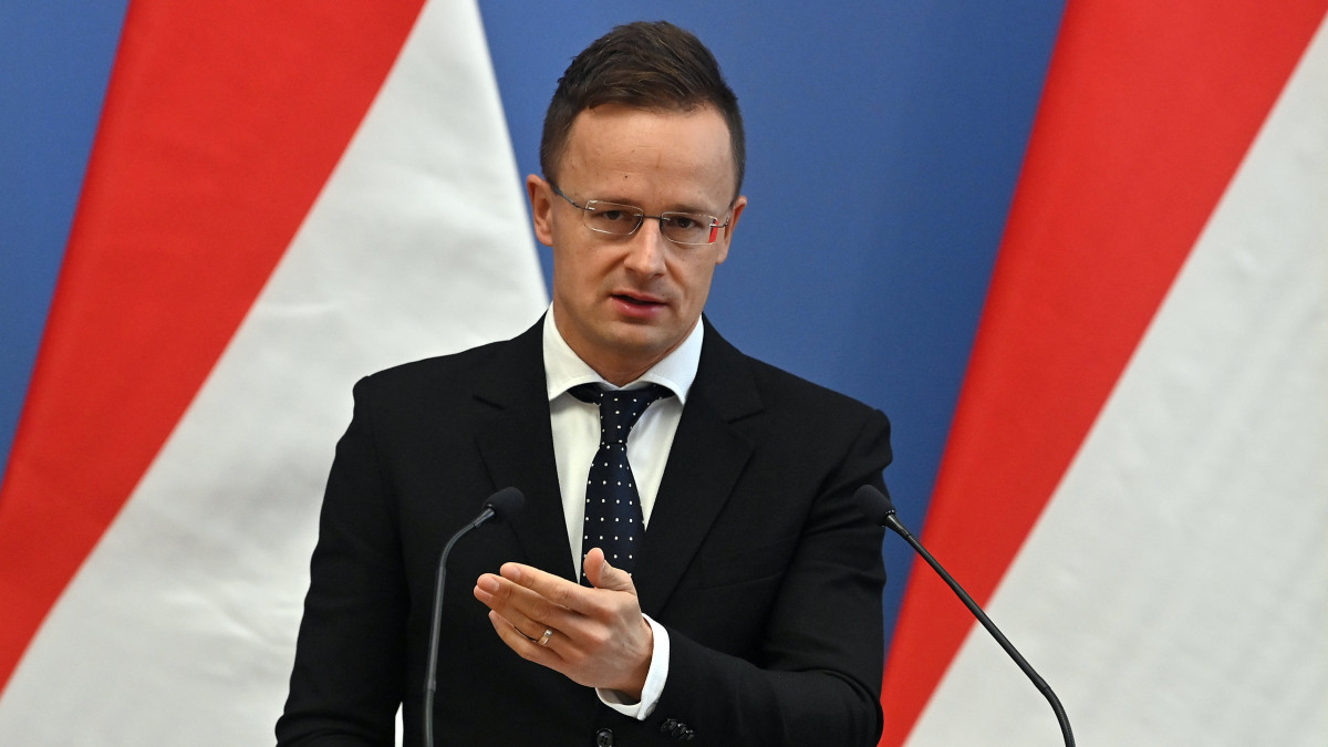 Korlátozások nélkül utazhatnak be Magyarországra a beoltott román állampolgárok