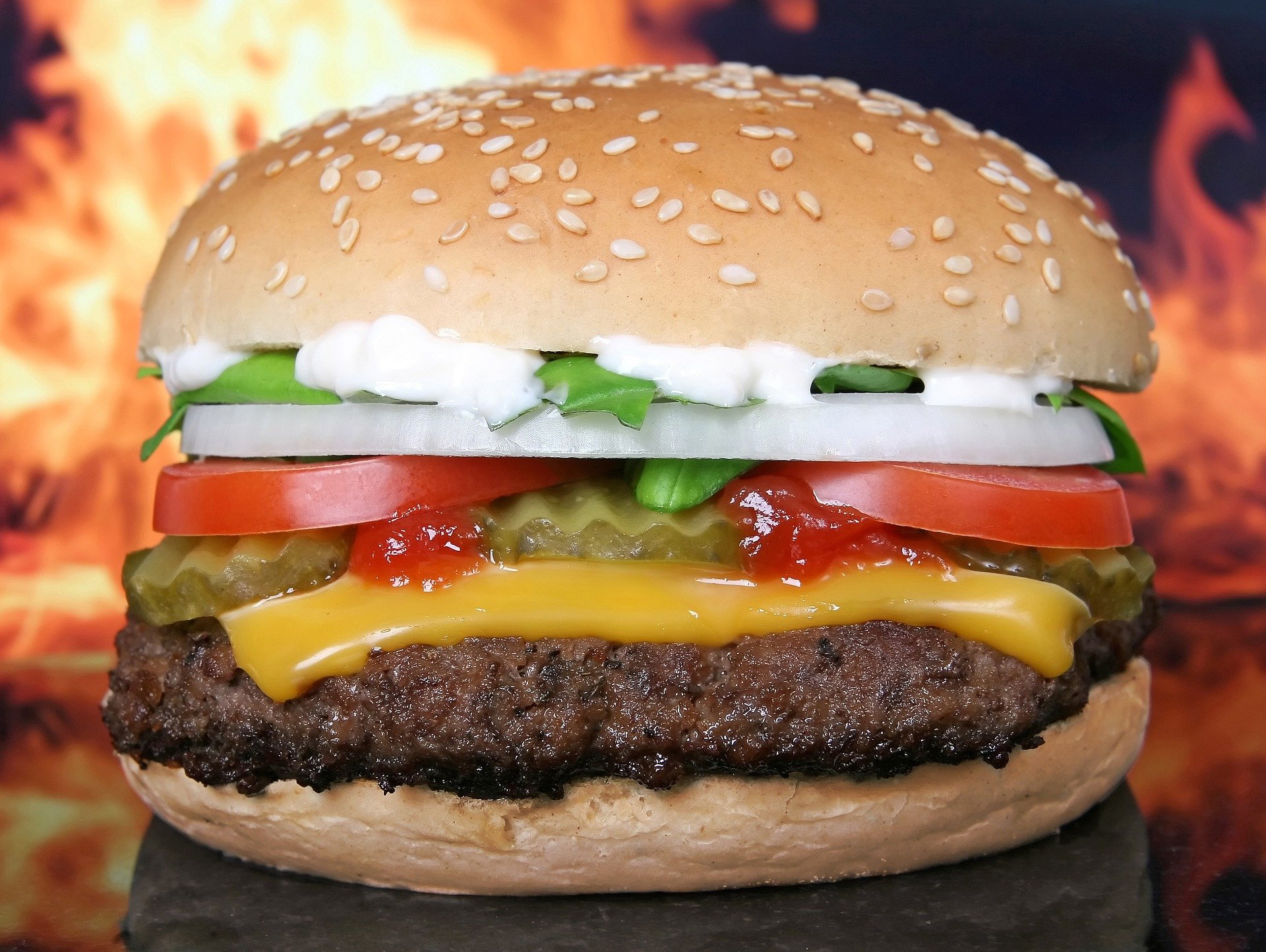 Két milliárd lejt költöttünk tavaly hamburgerre, hot-dogra és shaormára