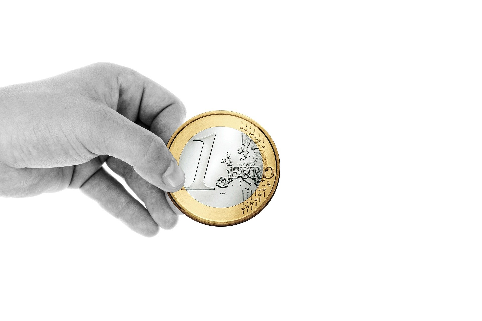 Történelmi csúcsra repítette a kormányválság az euró árfolyamát