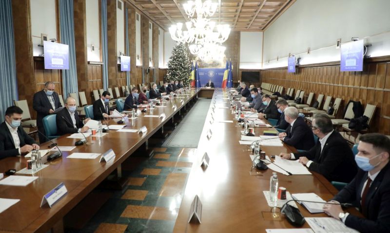 Tízszázalékos nyugdíjemelésről és a családi pótlék 14 százalékos növeléséről döntött