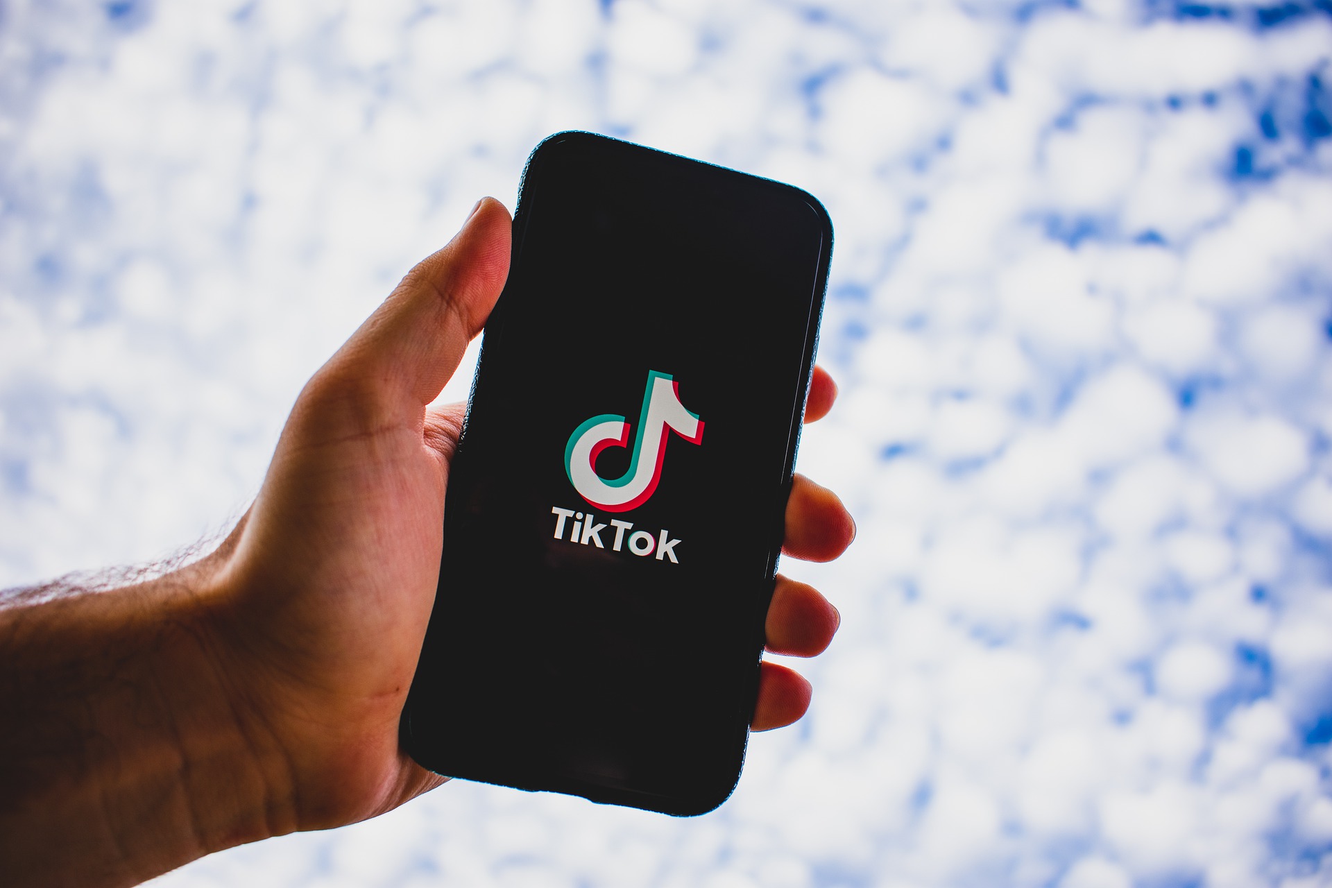 Letaszították trónjáról a Google-t, 2021-ben a TikTok lett a világ leglátogatottabb oldala,