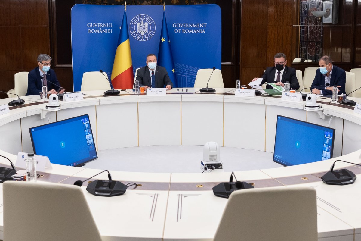 További egy évig korlátozzák a hazai energiaárakat