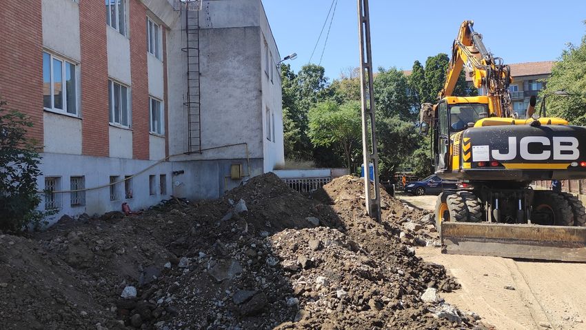 Gyorsított tempóban dolgoznak a nagyváradi fűtéshálózat felújítási munkálatain