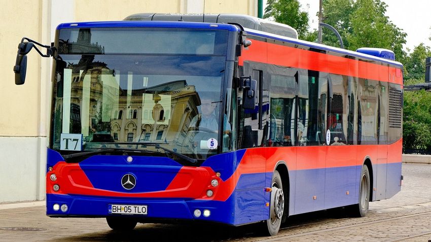 Ingyenesen utazhatnak a helyi tömegközlekedéssel azok a tanulók, akik valamelyik nagyváradi oktatási intézménybe járnak