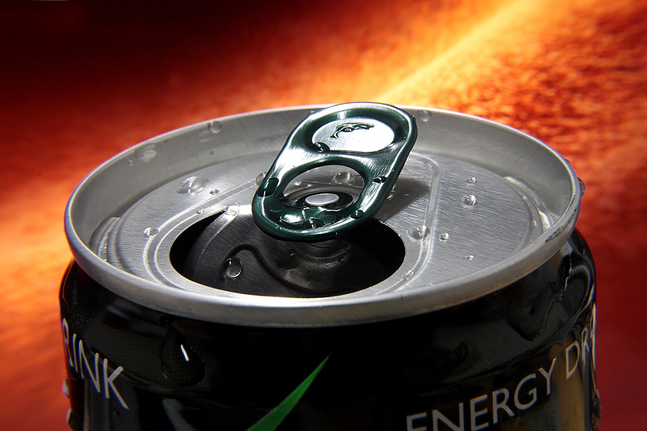 Célegyenesben az energiaitalok forgalmazását kiskorúak számára betiltó törvénytervezet