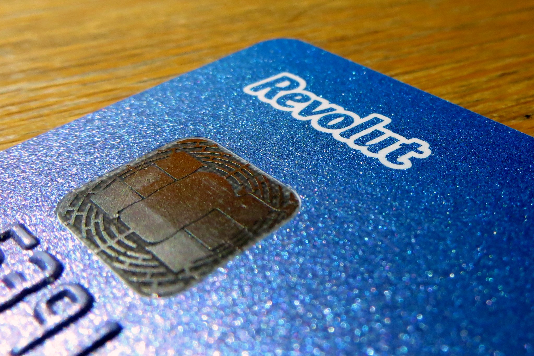 A hatóság rálát a Revolut számlákra is – július 1-től 70 százalékkal adózzák az igazolatlan jövedelmet
