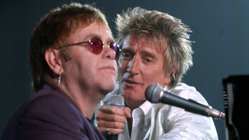 Rod Stewart beszólt Elton Johnnak