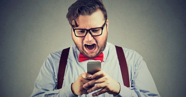 Az európaiak kétharmadát gyötri a kiberstressz