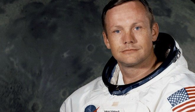Neil Armstrong űrhajós emléktárgyaiból rendeznek aukciósorozatot