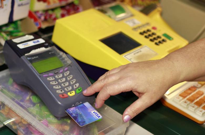 Életbe lépett a cashbacktörvény, készpénzt is kérhetünk a boltok pénztárainál