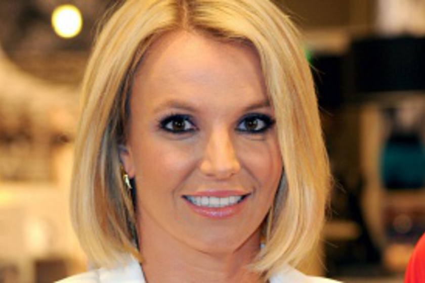 Britney Spears-t kifütyülték a színpadról - Óriási bakit vétett a koncertjén